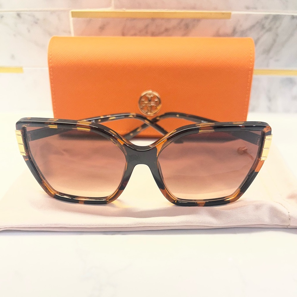 Tory Burch Brown Tortoise Sunglasses - Eleanor Cat Eye